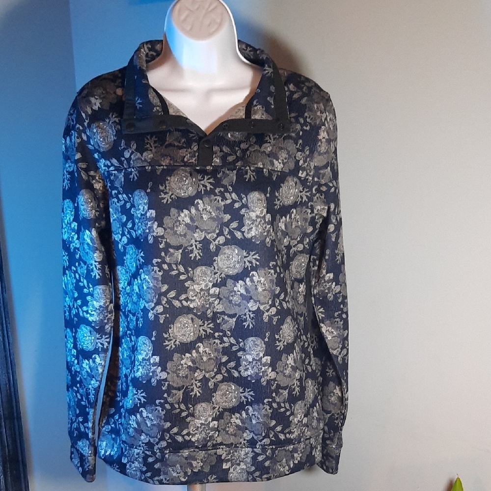 Chic Floral Women's Blouse in Black and Gray